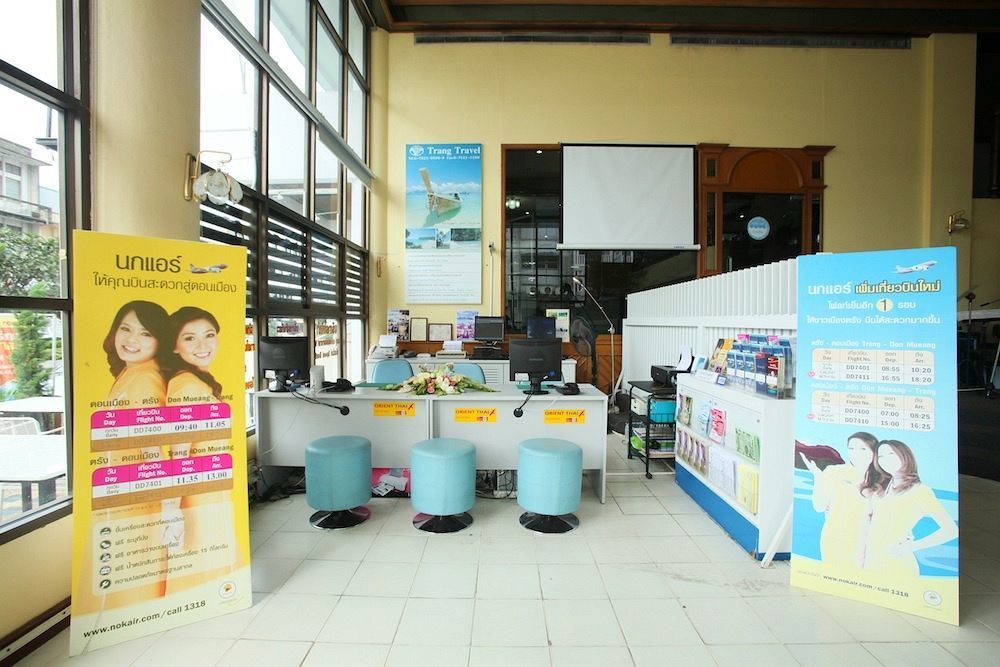 Thumrin Hotel Trang Exterior foto